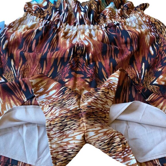 BEBE Printed Chainlink Strap Romper NWT - Picture 12 of 15